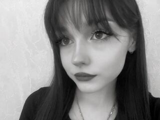 cam girl photo EvelynnCaillouet