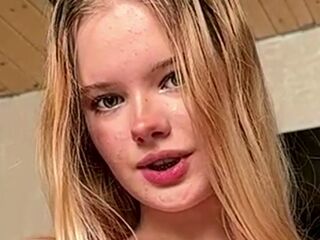 cam babe JeannettaCeraos