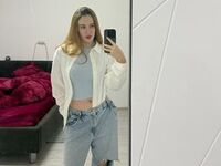 naked girl with webcam masturbating with dildo KellyLynn