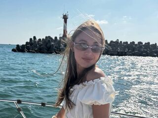 live striptease YaekoBrowers