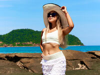 webcam babe chat room ArianaWells