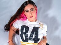 naked camgirl masturbating with vibrator JazzeRusot