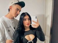 cam couple playing with sextoy MelisaAndLogan