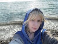 camgirl playing with vibrator AliceEiller