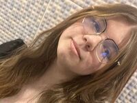 hot cam girl fingering pussy AminaBlooms