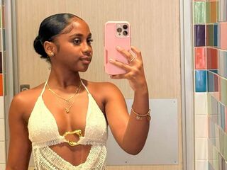 naughty camgirl masturbating with vibrator AmoraBella