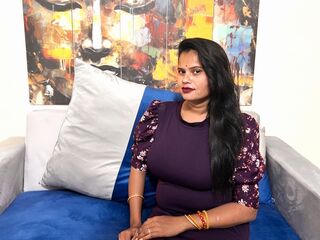 camgirl masturbating with dildo AnnaRevolt