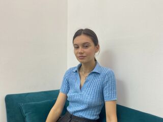 camslut naked BernettaStupp