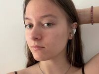 camwhore masturbating with vibrator BerthaPinkos