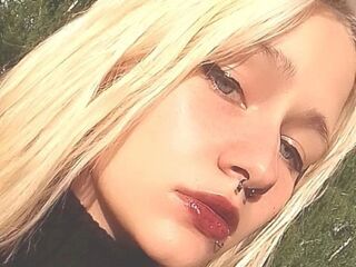 naked webcam girl photo BlytheHamm