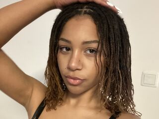 camgirl fingering wet pussy CadeyMir