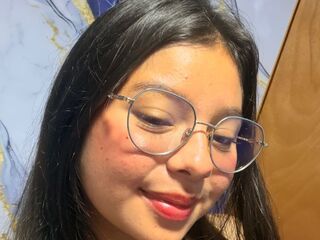 camgirl playing with dildo CamilaGat