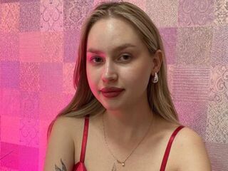 webcam babe chat room CarolineCoxy