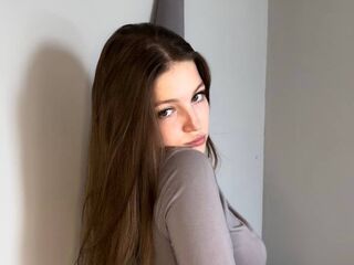 chat with cam CarterBella
