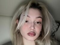 camwhore fingering pussy CaseyHemmerling