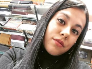 camgirl playing with vibrator ChloeSolivan
