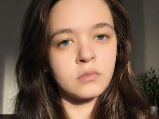 camwhore shaving pussy CorneliaAdling