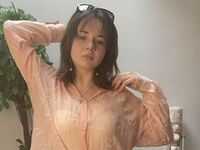 cam girl showing tits CweneClose