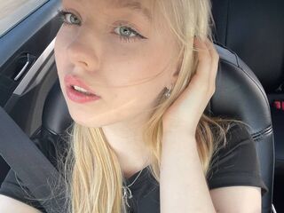 girl topless chat DaisyMonro