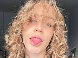 shaved pussy webcam DaniaGanis