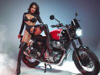 camslut topless DanielaLorens