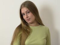 shaved pussy web cam DaphneKinsky