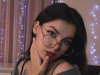 camgirl playing with vibrator DawnDiggle