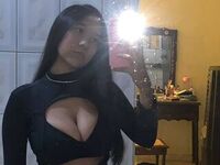 naked camgirl masturbating with dildo DebbieHill