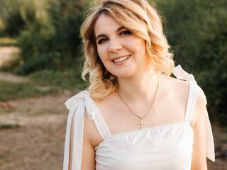 streaming live cam DemetriceAkpan