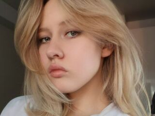 masturbating camgirl DennyDucote