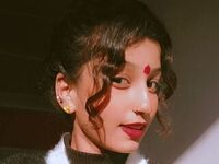 naked camgirl fingering pussy DiaQuin