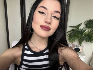 beautiful camgirl DianaRaysn