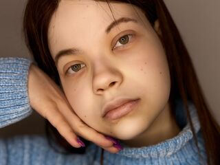 camgirl masturbating with dildo DiannaDaubenmire