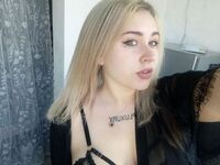 kinky cam photo DinahSalimas
