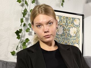 adult cam chat room DonellaAndra