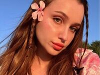 girl chat room ElisaHeathe