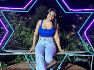 hot girl cam video EmiVoss