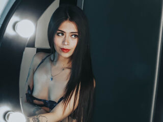 cam girl playing with dildo EmilyClarkk