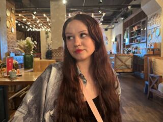 live webcam girl EmilyGreek