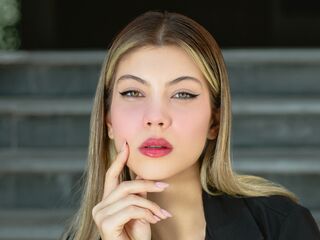 topless webcamgirl EmmaBright