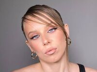 extreme webcam video EvieBrens