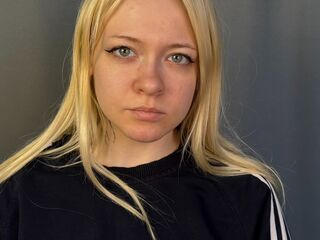 camwhore spreading pussy HerthaWiggen