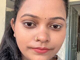 camgirl playing with vibrator Himusa