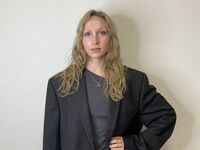 cam girl masturbating IrinaVelzeboer