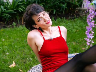 naked camgirl masturbating with dildo IveteDurand