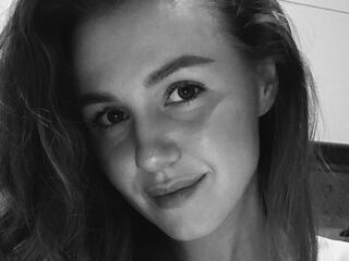 camgirl fingering wet pussy JanieceZarco