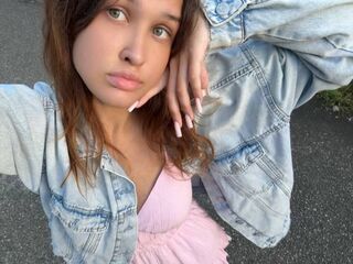 girl topless JazminHalajian