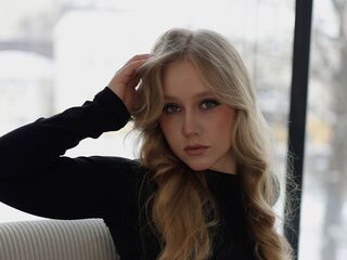 hot cam girl fingering pussy JennieEstrela