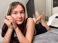 hot cam girl fingering shaved pussy JessicaHeat