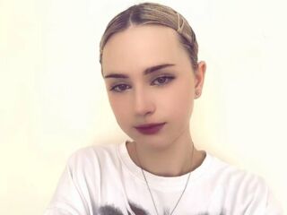 free nude webcam JudithHaverstock